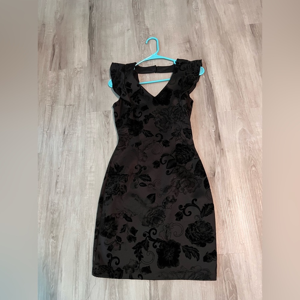 Mini classy black dress